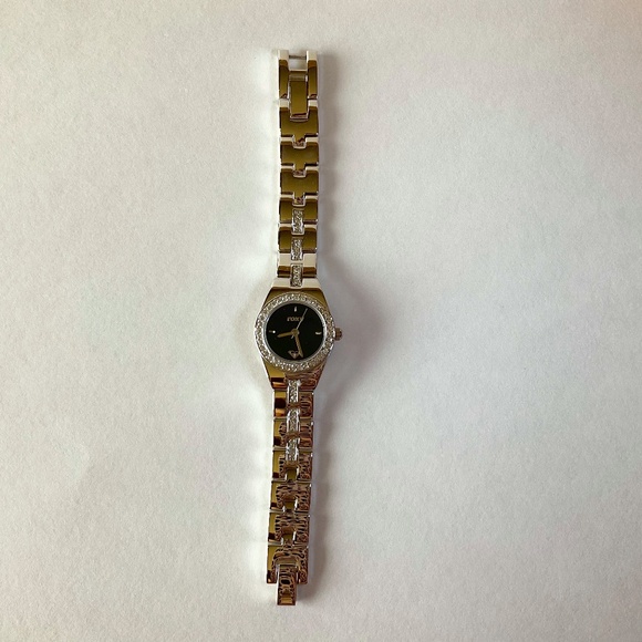Vintage ROXY Wrist Watch - Surf Style Elegance! - Picture 4 of 7